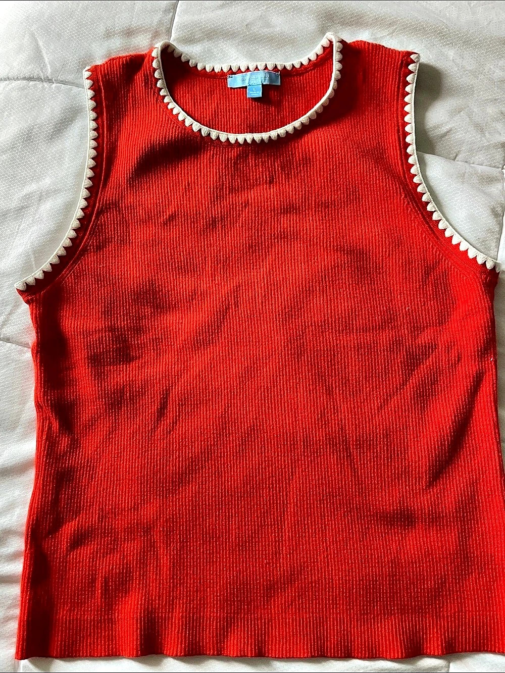 Draper James Scalloped sleeveless sweater in Orange & White Size Large Like New